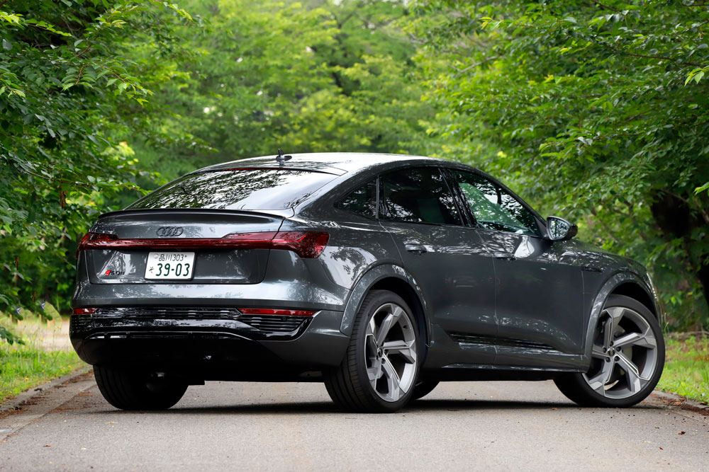 アウディ電動　自動車 乗用玩具 乗用ラジコン Audi SQ8 Sportback e-tron アウディ