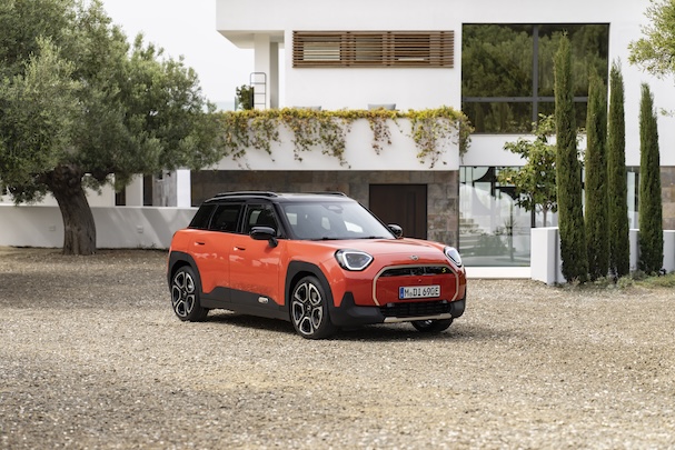 MINI ACEMAN （EV）のスペック表（バッテリー容量、電費など）
