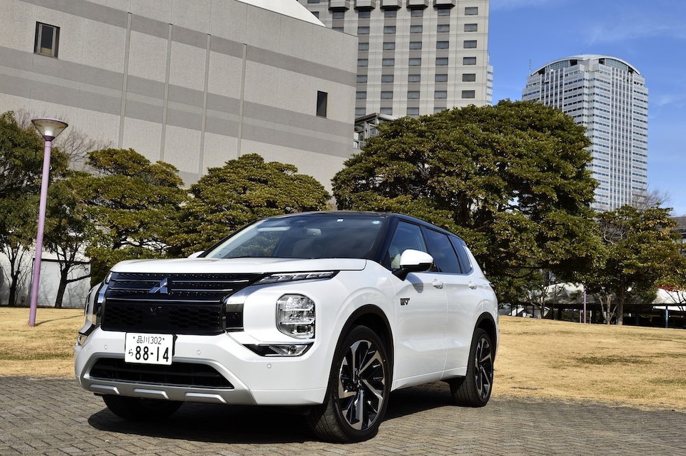 三菱「アウトランダーPHEV」
