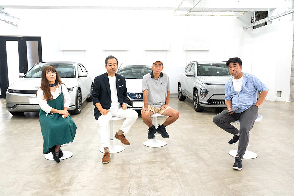 座談会参加者の集合写真