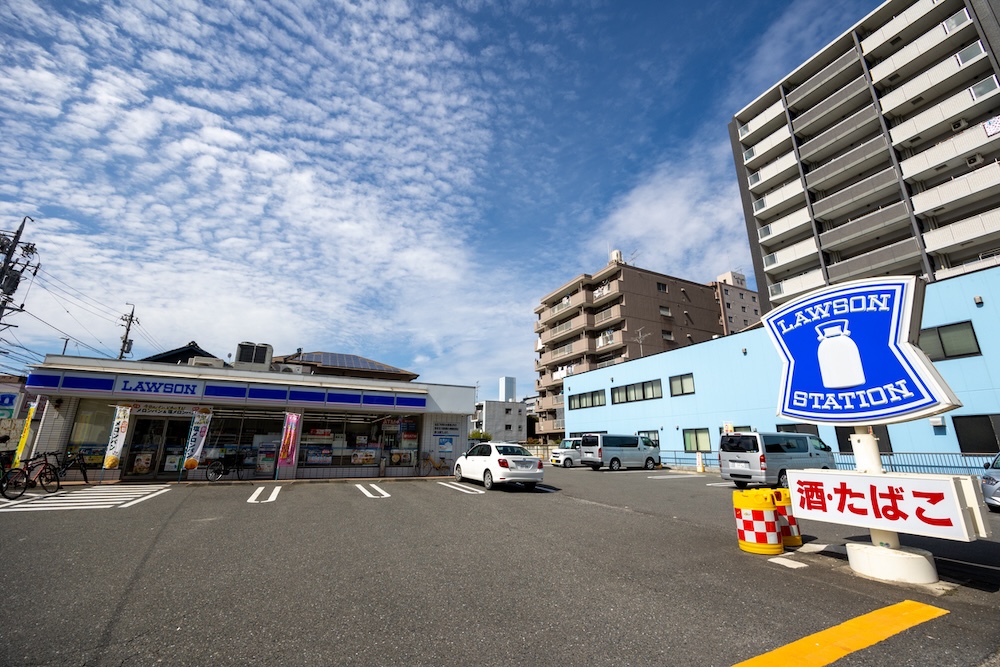 コンビニの前の駐車場
