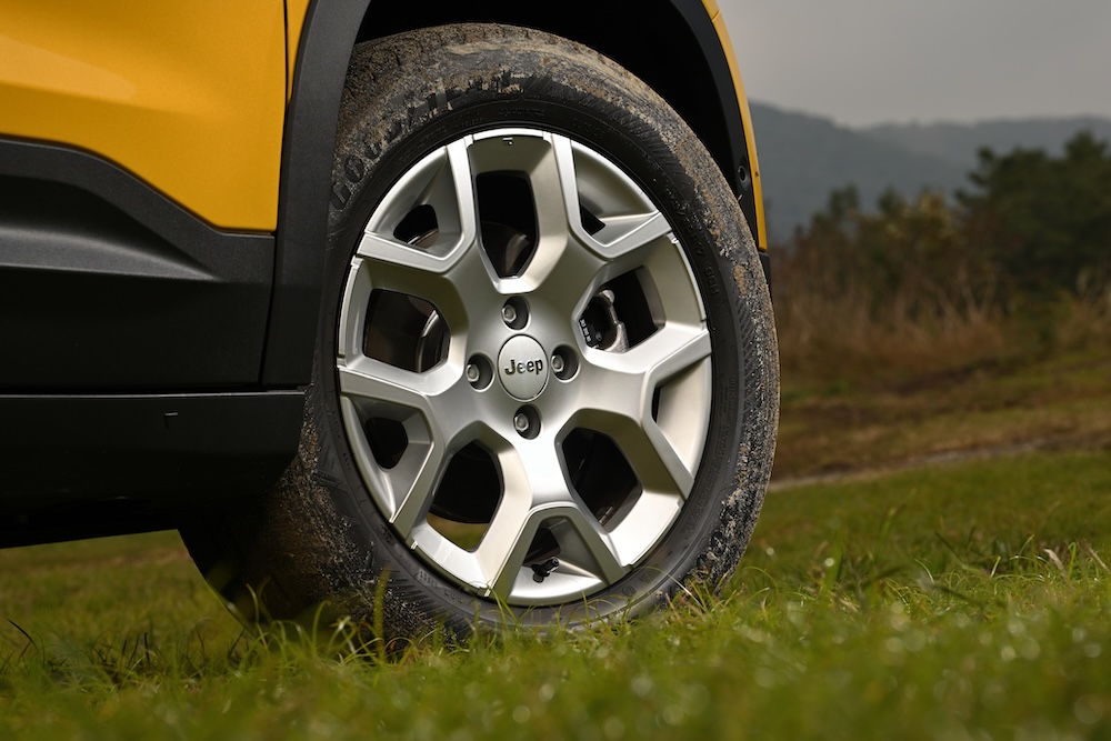 jeep_avenger05