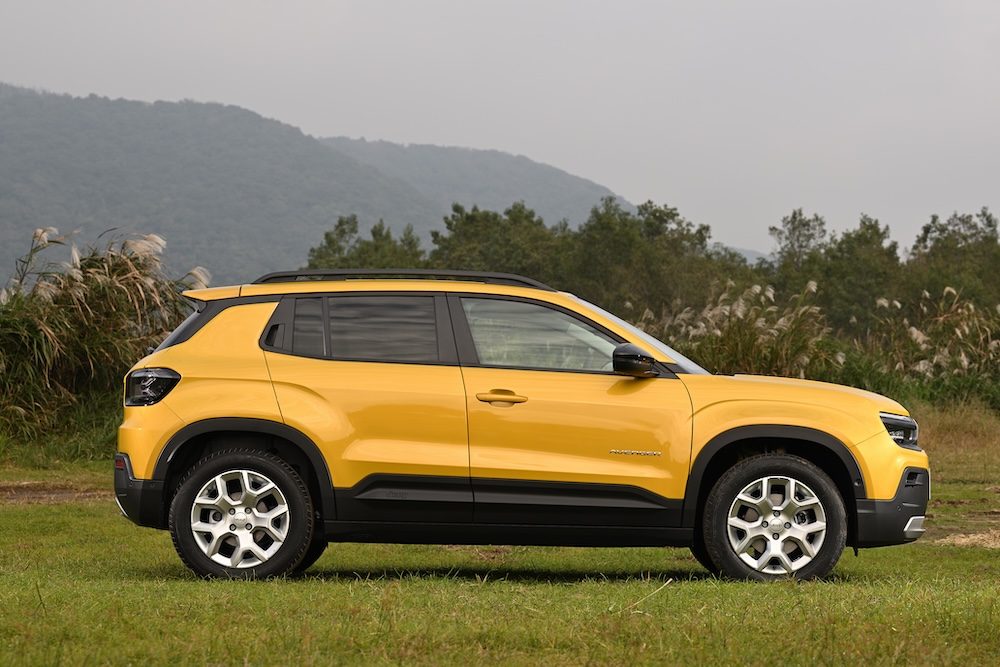 jeep_avenger26