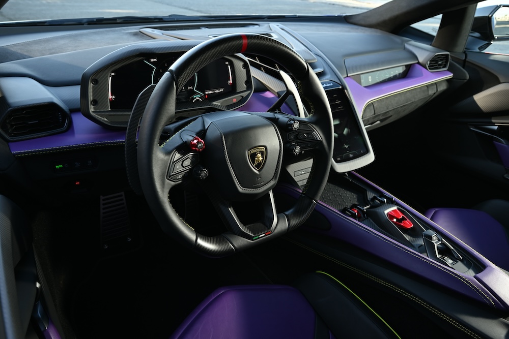 レヴエルトのハンドル