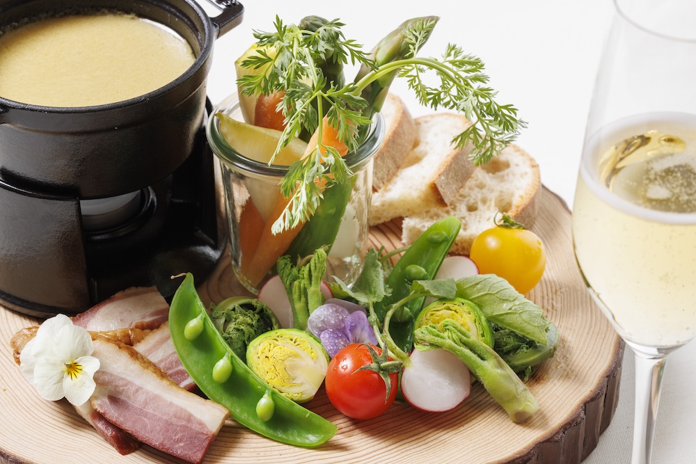 色とりどりの野菜が並ぶバーニャカウダ