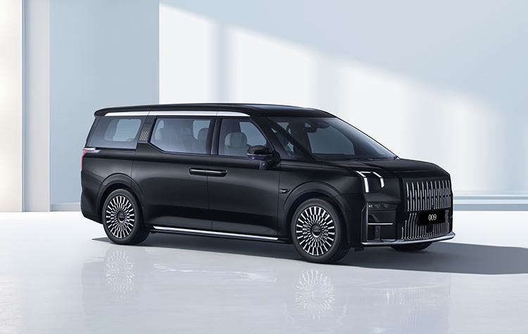 ZEEKR「009」(画像:フォロフライ)