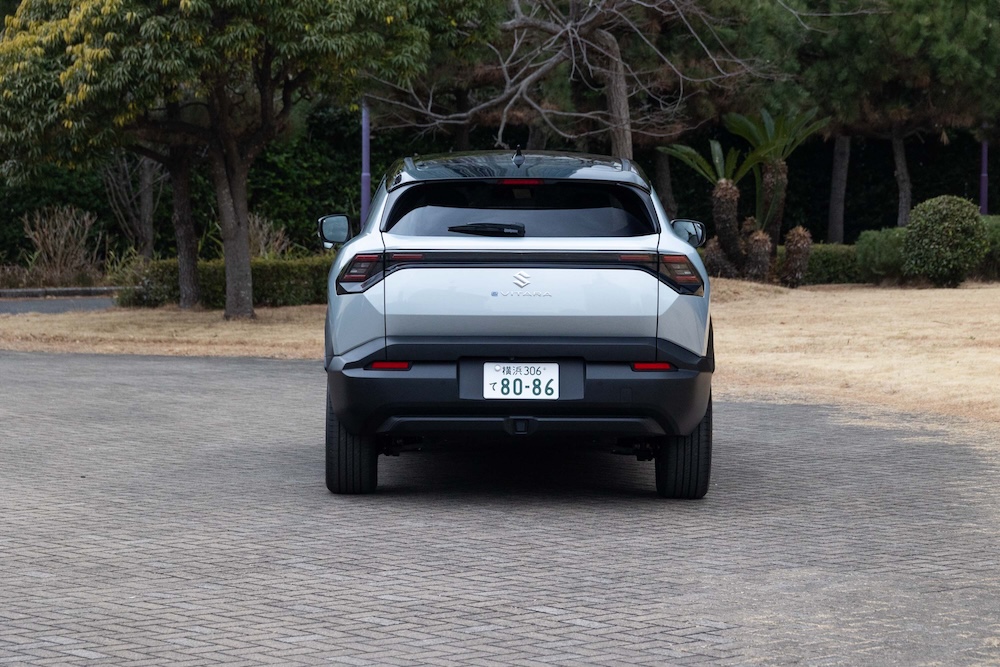 後ろから見たeビターラ