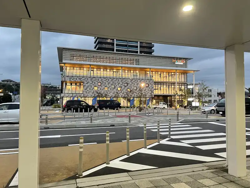 JR亀山駅前