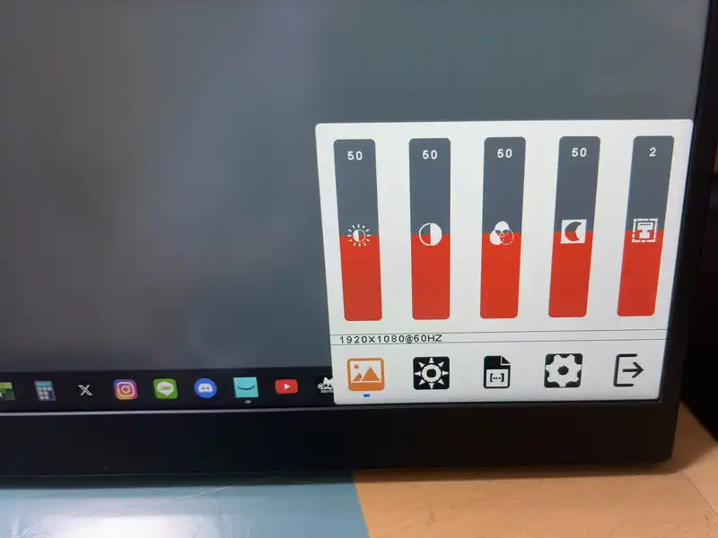 IBW格安15.6型モバイルモニターレビュー！【タッチ対応】 - エベレスト