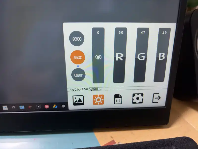 IBW格安15.6型モバイルモニターレビュー！【タッチ対応】 - エベレスト