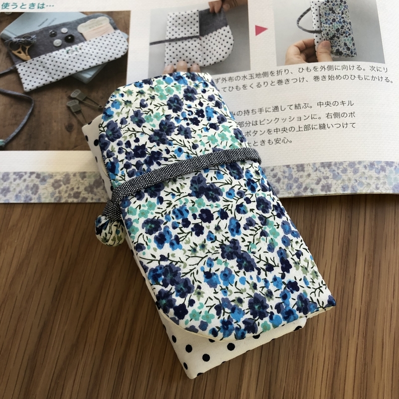 リバティプリントでハンドメイド　ミニソーイングケース