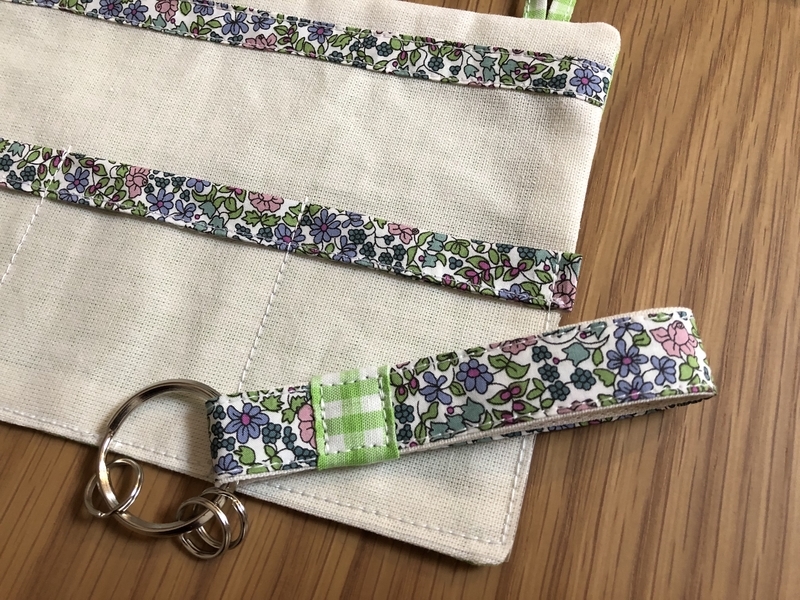 リバティプリントでハンドメイド　キーポケット&キーホルダー