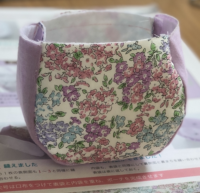 リバティプリントでハンドメイド　バネポーチ