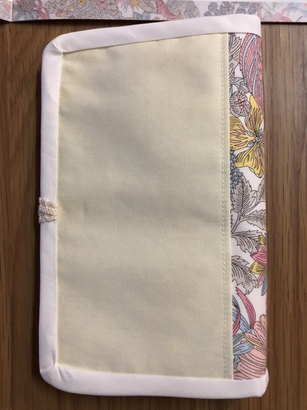 リバティプリントでハンドメイド マルチケース