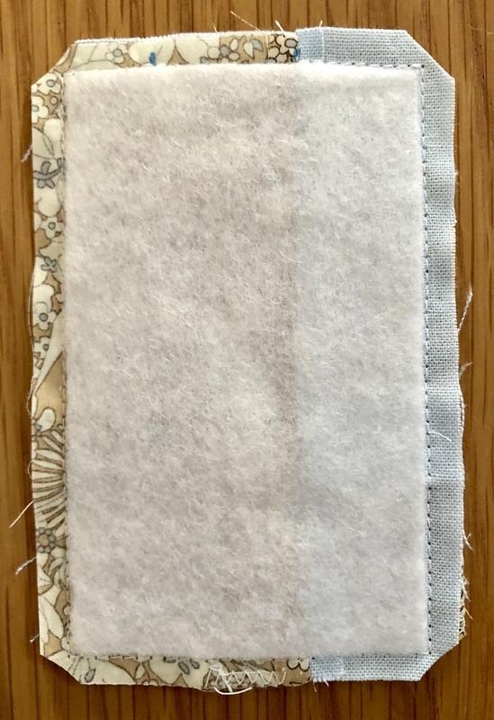 リバティプリントでハンドメイド