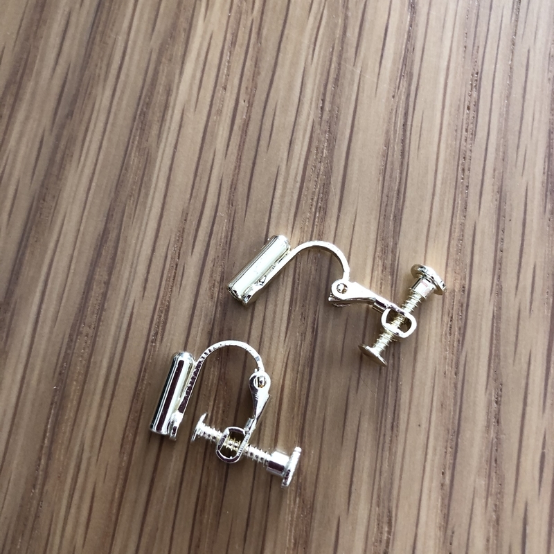 3 Coins スリコ の縦型イヤリングコンバーターを使ってピアスをイヤリングに Sewing Diary