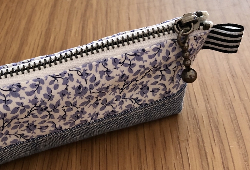 リバティプリントでハンドメイド　ペンケース