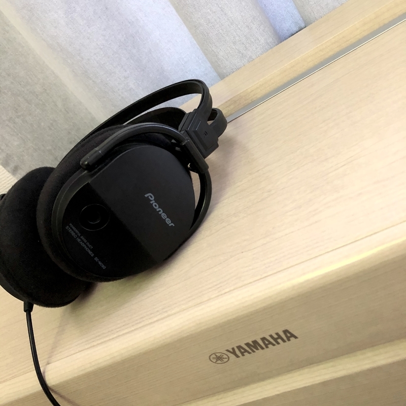 電子ピアノ ヘッドホン