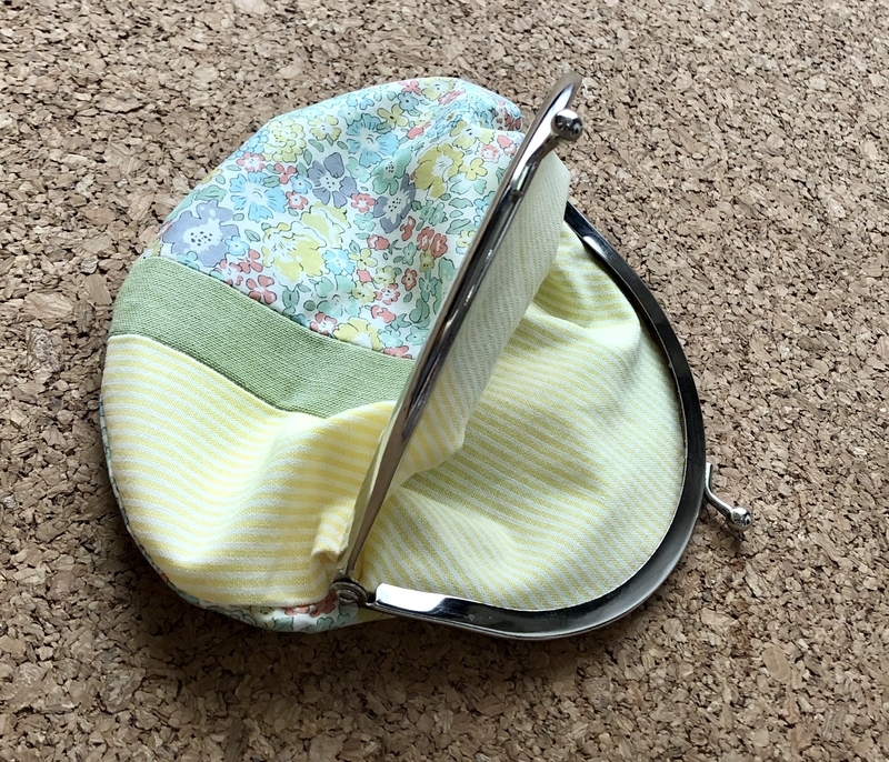 リバティプリントでハンドメイド　がま口