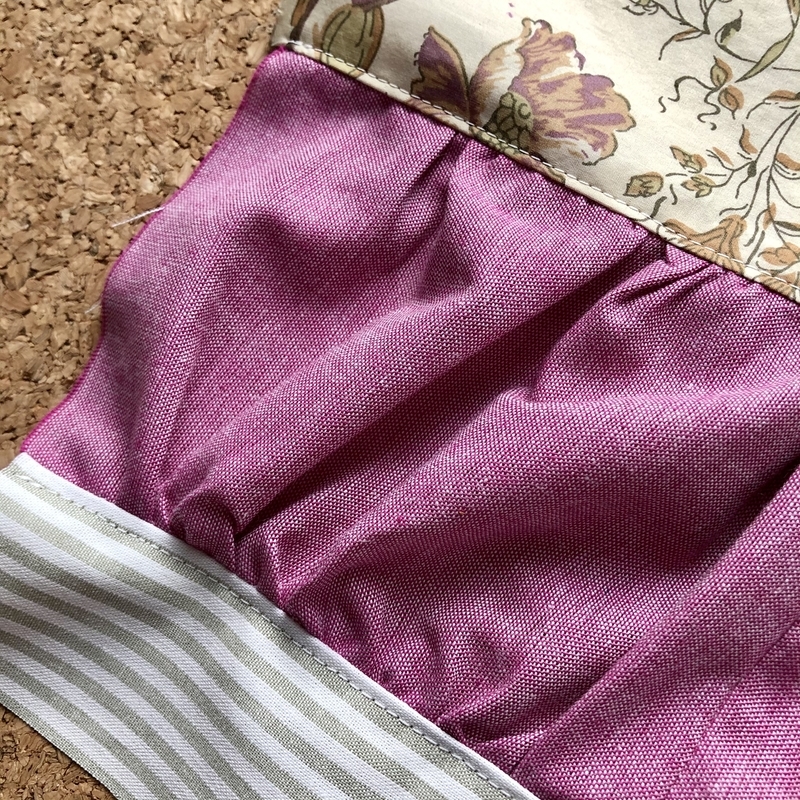 リバティプリントでハンドメイド　ミニクッショカバー