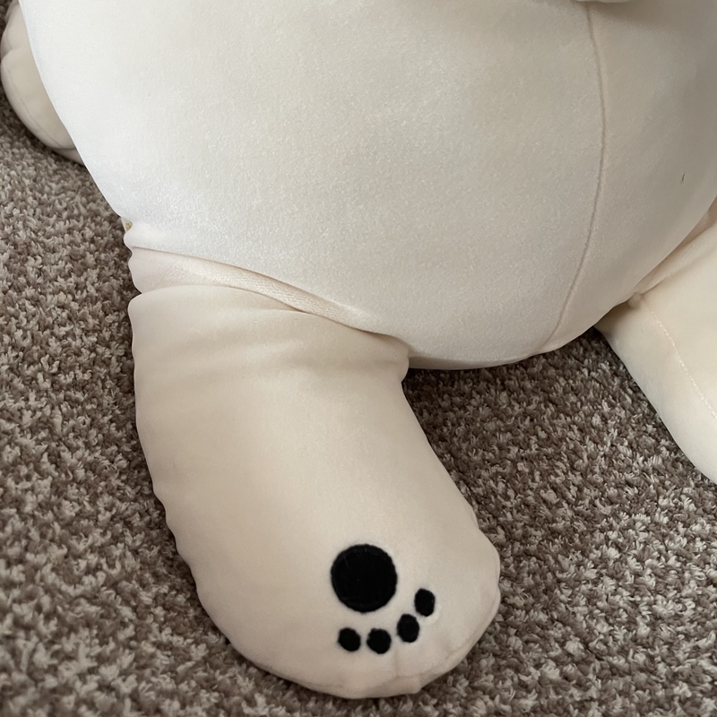 抱き枕　シロクマ