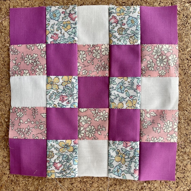 リバティプリントでハンドメイド　5格子