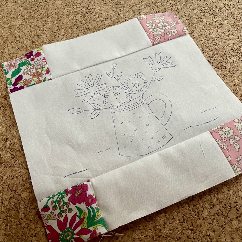 リバティプリントでハンドメイド　空色フラワーベース