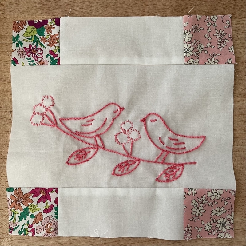 リバティプリントでハンドメイド ピンクの小鳥