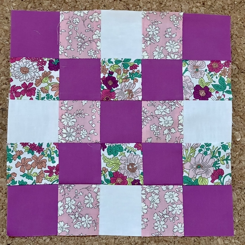リバティプリントでハンドメイド　5格子