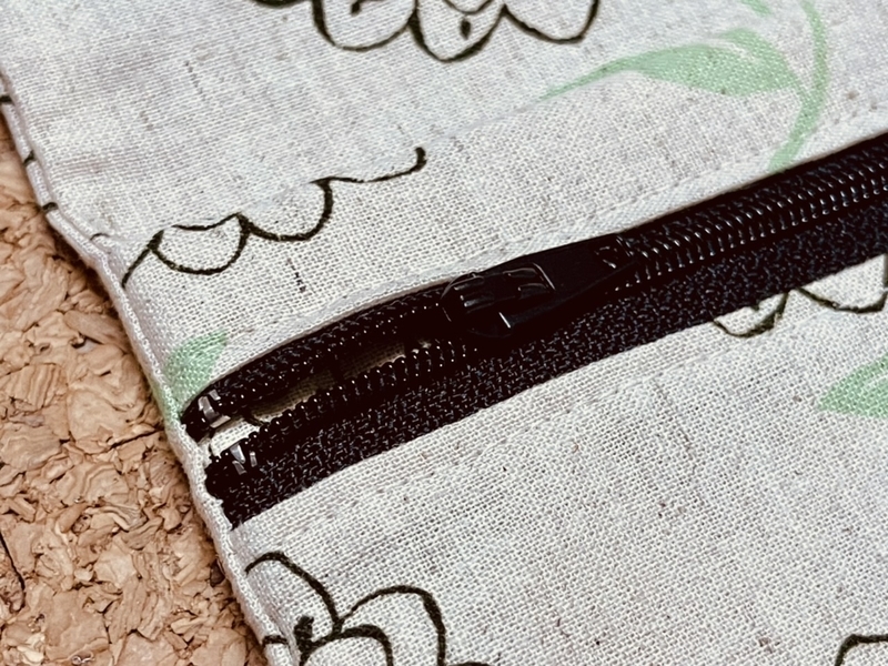 1枚の布でできるポーチ おもしろい仕掛けの布こもの