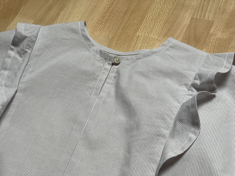 甘い服　三日月フリルトップ　フリル小
