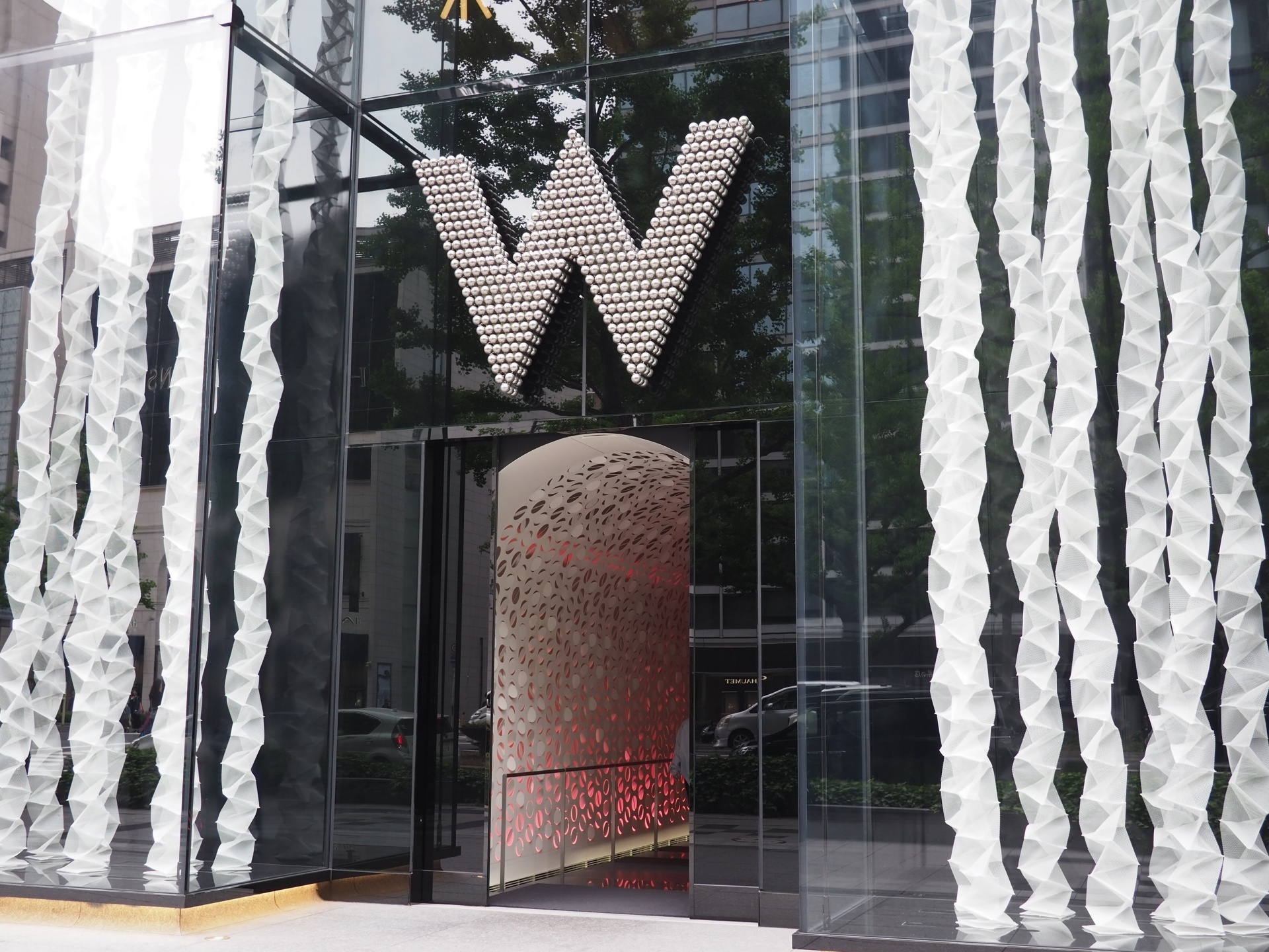 W大阪 エントランス