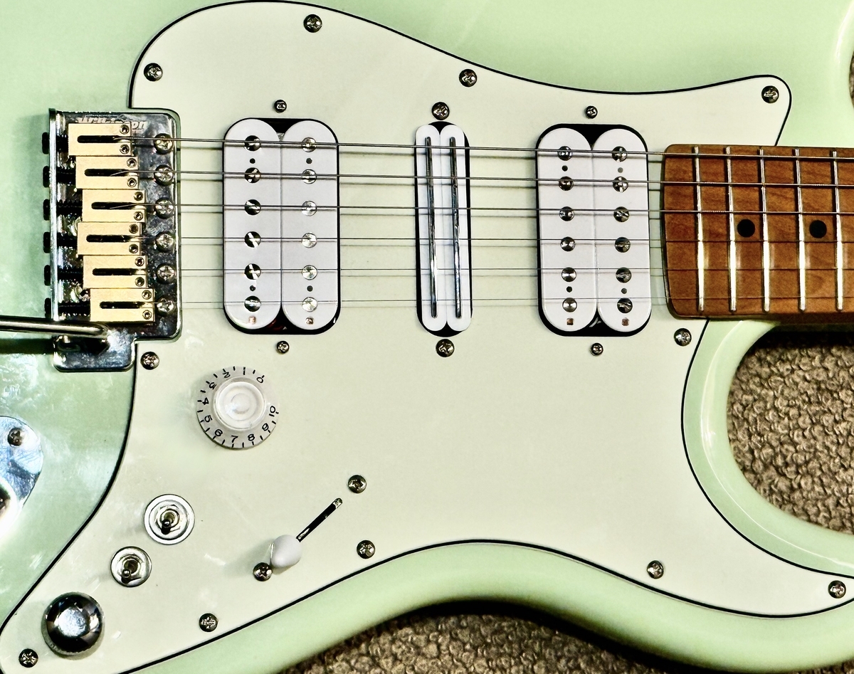 Eris. Nestia - ezura guitars