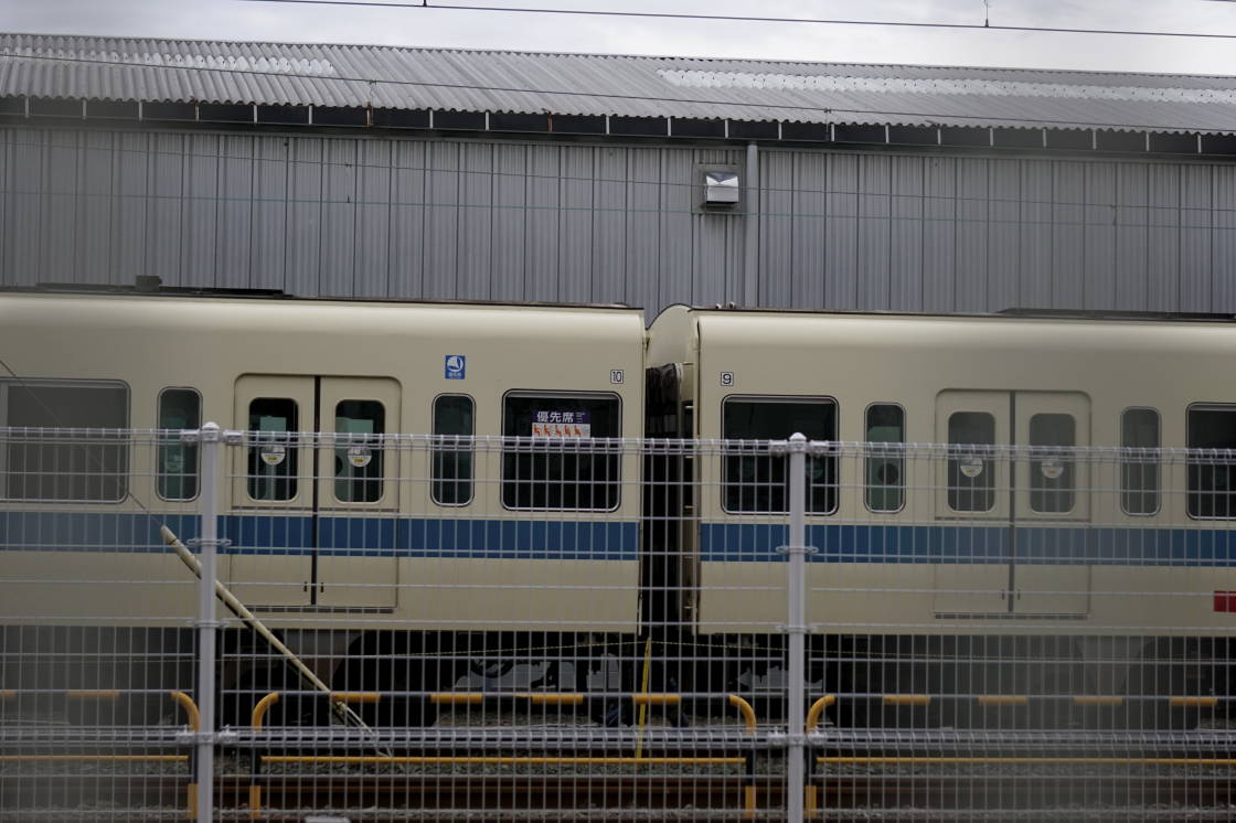 小田急8000形8059F屋根の部品が外され廃車と小田急3000形3271Fリニューアル中の様子 大野総合車両所 - f_syo