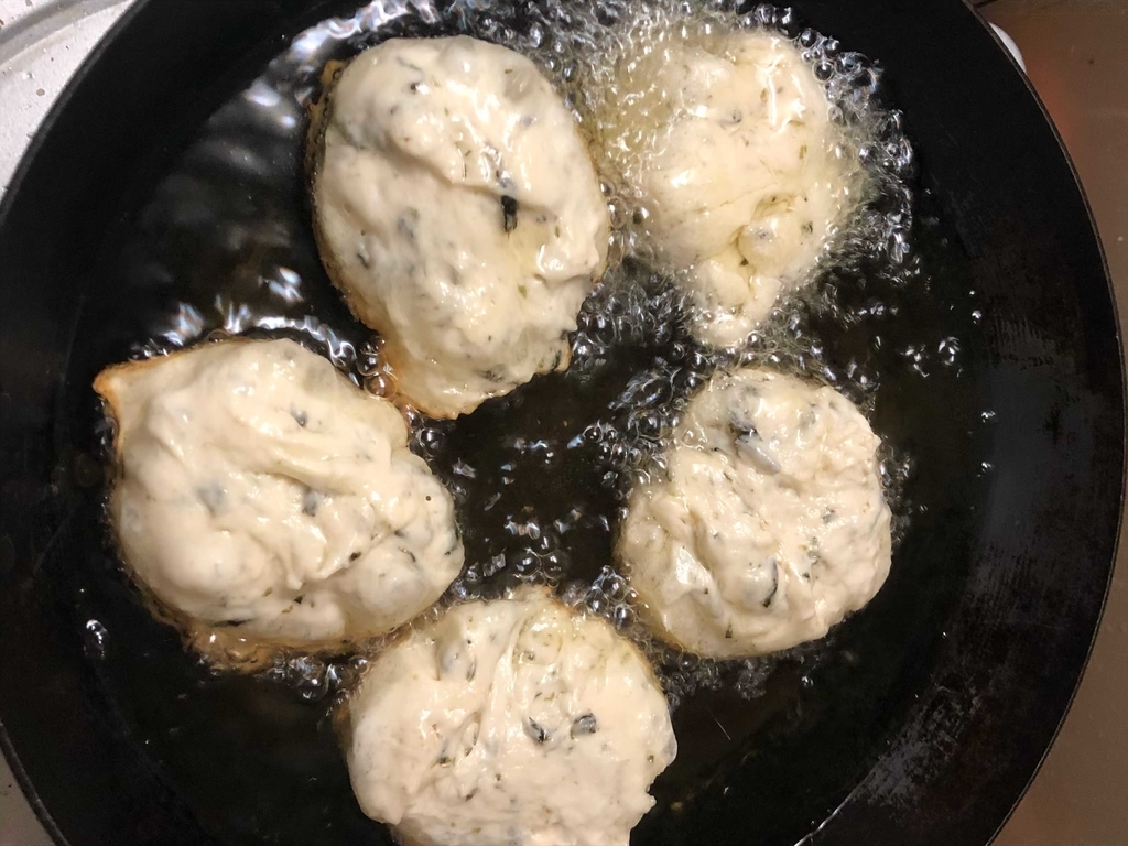 ゼッポリーニのレシピ ナポリの名物料理 海苔の揚げピザ 北のコックが気分で料理していく ゼッポリーニのレシピ ナポリの名物料理 海苔の揚げピザ 北のコックが気分で料理していく