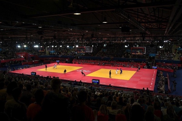 E0117096 19482057