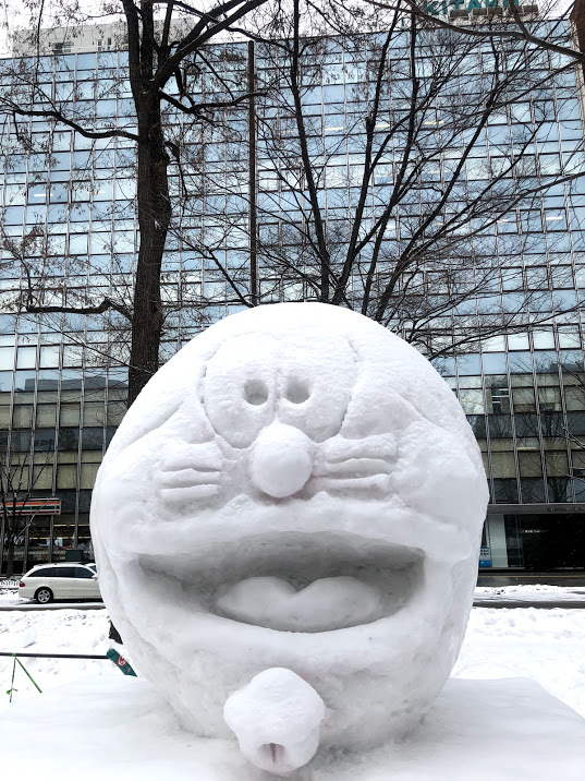 札幌雪まつり 大通り会場 定年バックパッカー