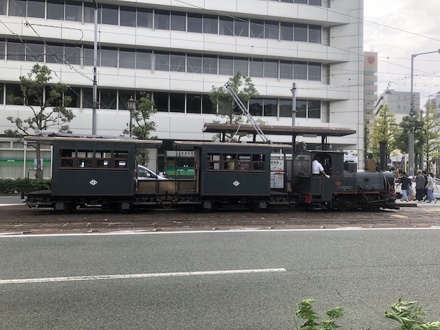 満員の坊っちゃん列車