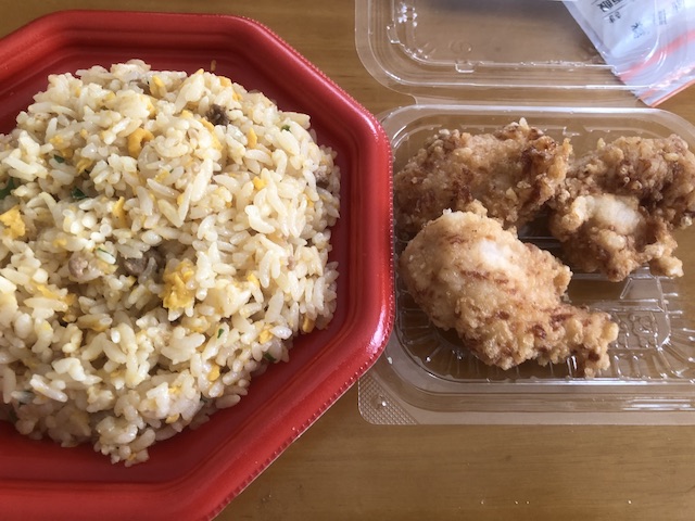 チャーハンと唐揚げ