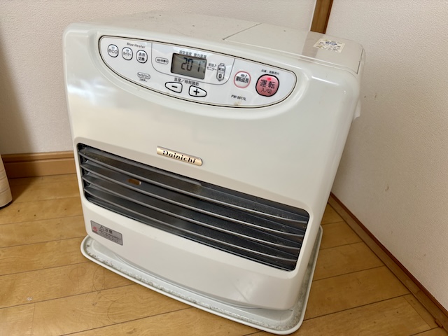 2025年の灯油価格は？マルちゃんとファンヒーター初点火 - どこかに