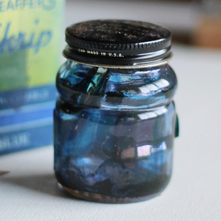 ティン製のキャップ側面にはMade in U.S.A.と表記されています