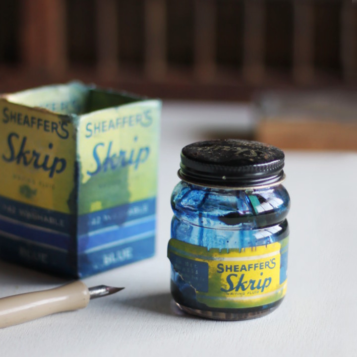 万年筆で有名なSheaffer社インクポケット付きのヴィンテージガラスインクボトル