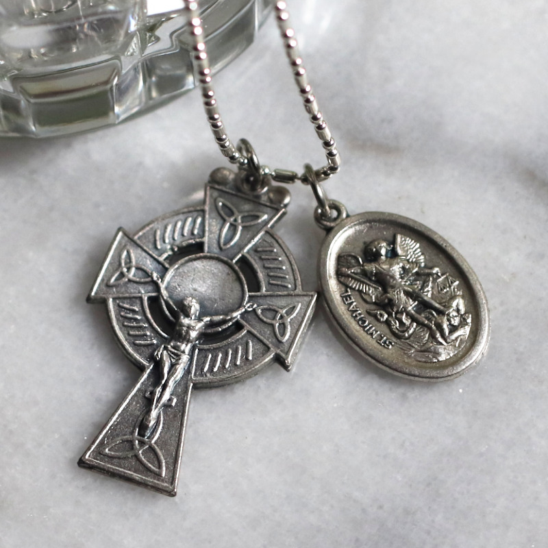 イタリアヴィンテージerinケルト十字架クロスと大天使ミカエル・守護天使のメダイネックレス