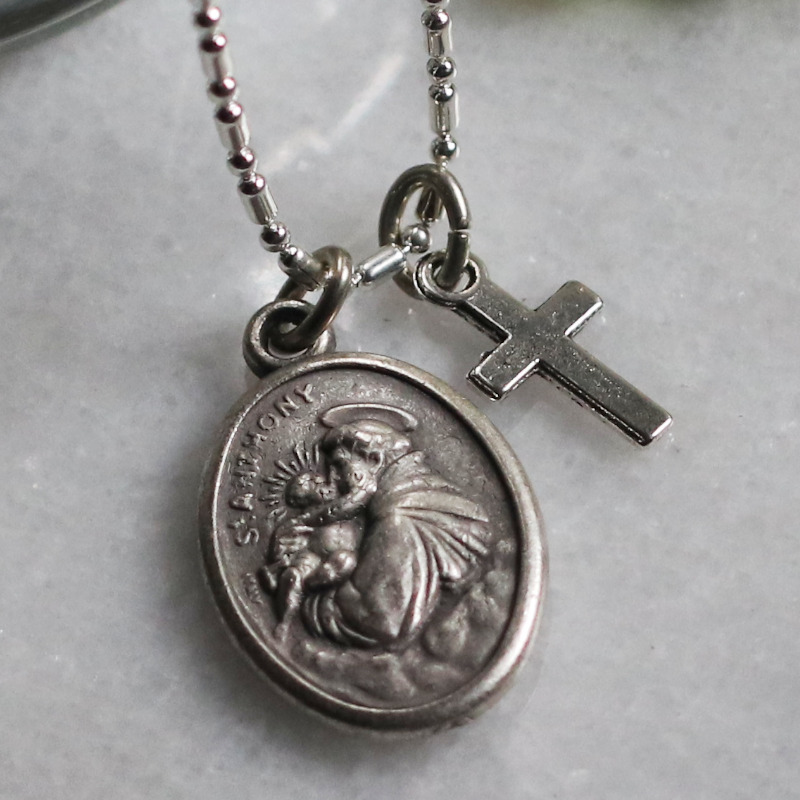 イタリアヴィンテージパドヴァの聖アントニオ・アッシジの聖フランシスコのメダイペンダントネックレス