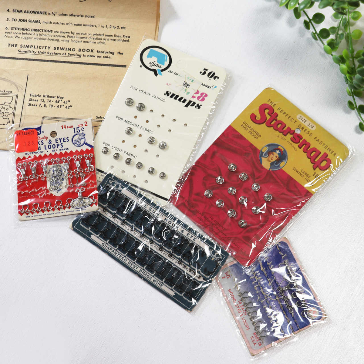 5枚セット】USAヴィンテージスプリングホック＆スナップボタン開封済みシートボタン｜手芸小物雑貨・裁縫道具