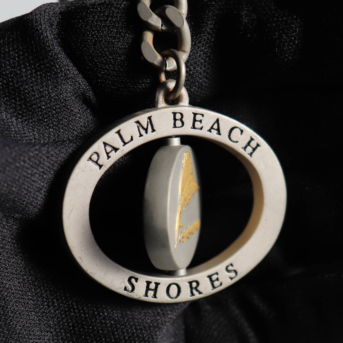 中央のカジキマグロが回転するギミック｜USAコレクティブルキーホルダーPALM BEACH SHORES