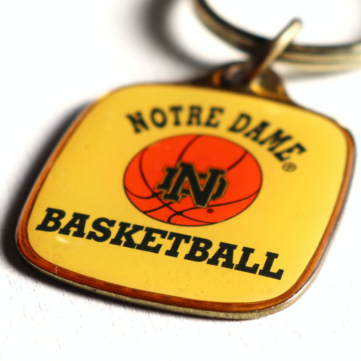 USAコレクティブルキーホルダーNOTRE DAME BASKETBALL・ノートルダム大・バスケットボール