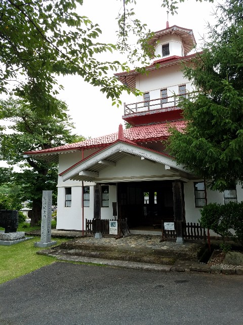 赤い屋根のレトロな駅舎 鳥居本駅 | 滋賀ガイド！