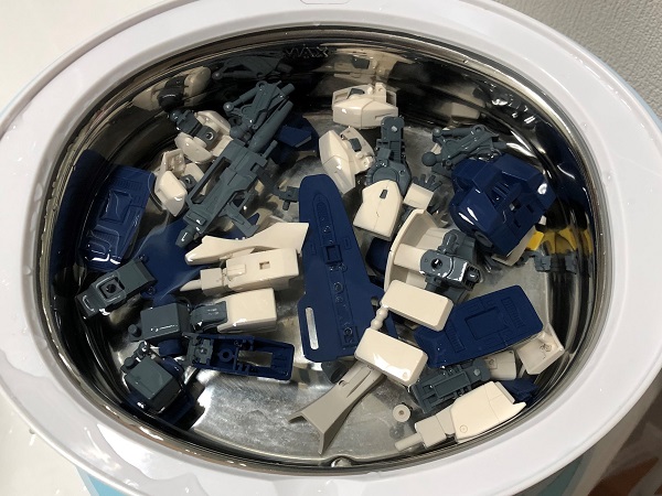 Hgucネモ Ucデザートカラー 製作 洗浄 スミ入れ 部分塗装 のんびりガンプラ日記