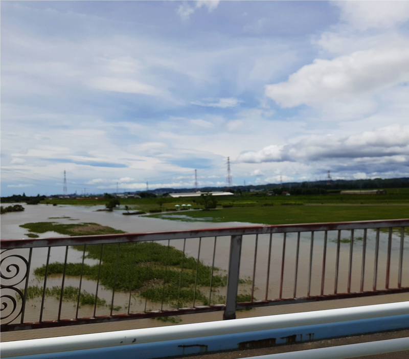 大雨の増水で木曽川の東海広場は水没